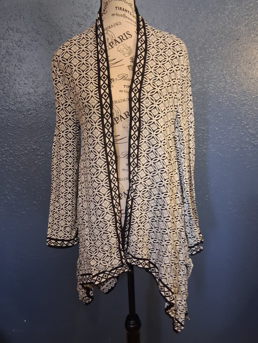 Chico's Womens Black & White Geometric Open Front Cardigan Med (8/10)